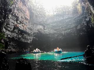 Melissani Höhle